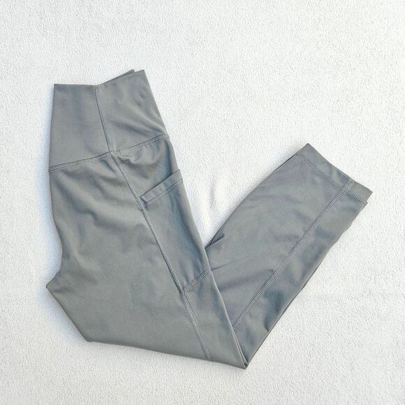 NWOT Yogalicious Lux Olive Green Capri High Rise Leggings with Side Pockets - Picture 2 of 9
